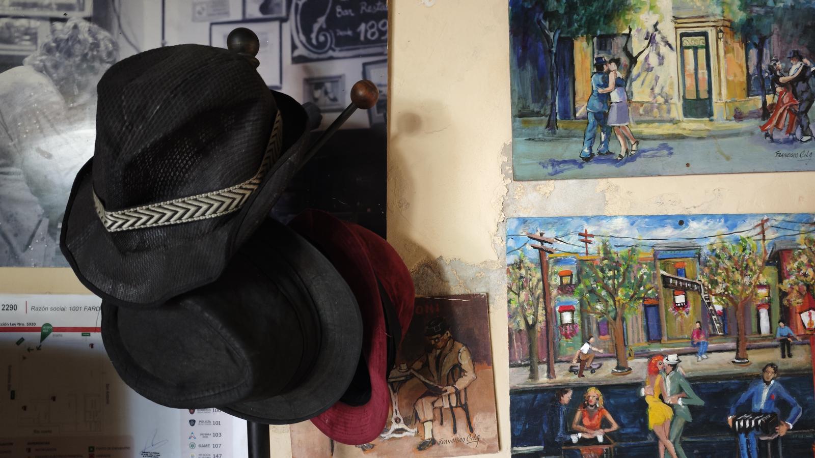 7884583_27409589704434735097541832002889417971391476121935574385229261448378460381103